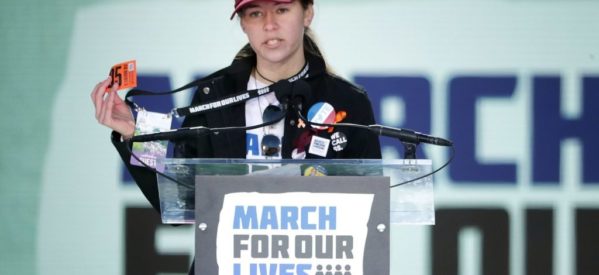 Negli Usa non limitano le armi perché la democrazia si è corrotta. Per fortuna i ragazzi di “March for our lives” lo hanno capito